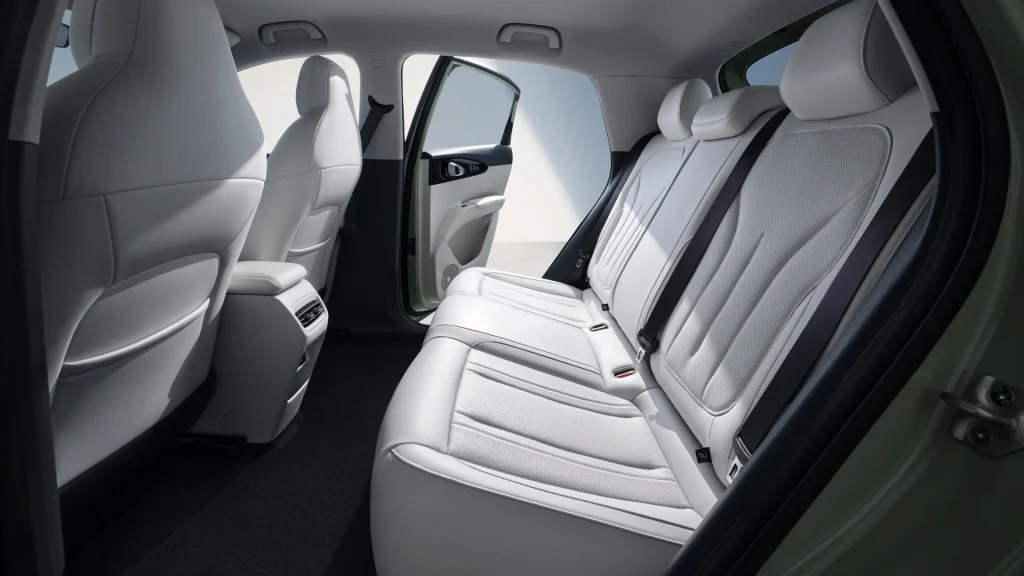 Interior GEELY EX2 cabin