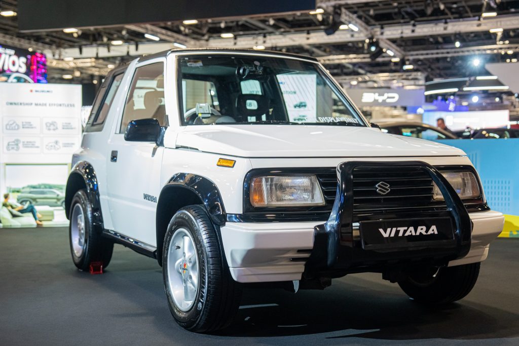 611747771 menampilkan Vitara generasi pertama yang ikonik dari tahun 1988