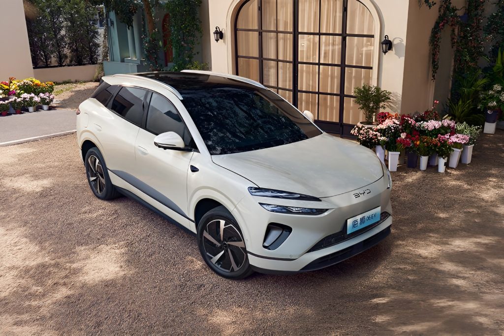 BYD Sealion 06 Terbaru 2026: Jarak Tempuh Tembus 710 Km! BYD Sealion 06 - Moladin