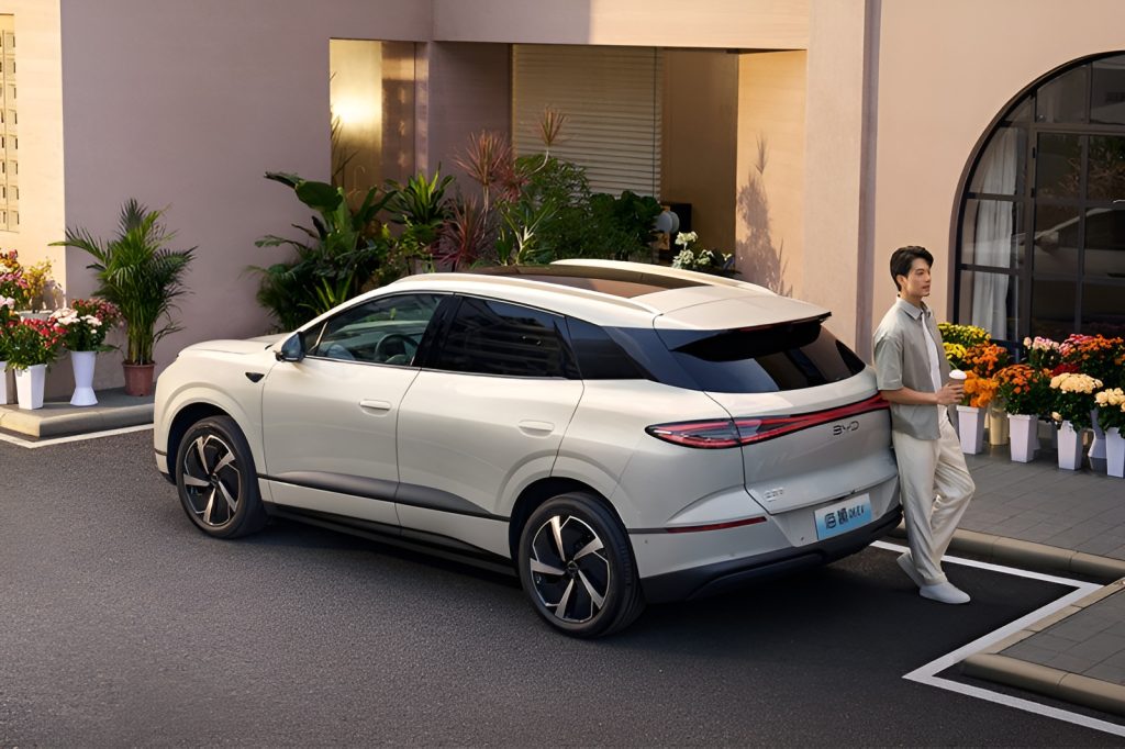 BYD Sealion 06 Terbaru 2026: Jarak Tempuh Tembus 710 Km! BYD Sealion 06 EV terbaru - Moladin