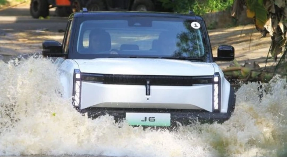 Mobil Anti Banjir Terbaik 2026: Ini 11 Pilihan yang Tangguh Chery J6 mobil anti banjir - Moladin