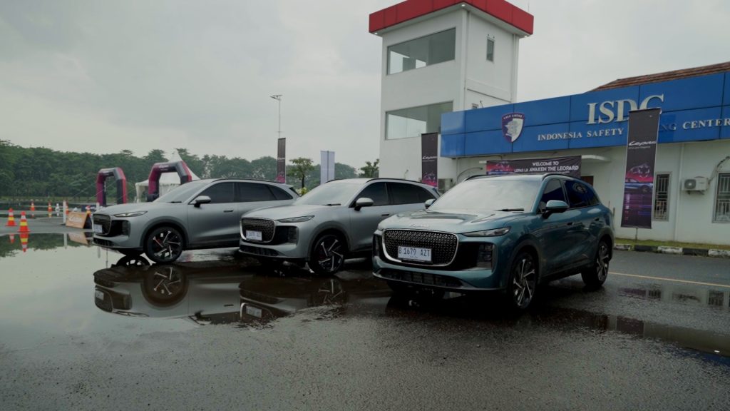 Digeber Habis-habisan, LEPAS L8 Unjuk Kemampuan Sigap Berikan Rasa Berkendara yang Elegan Display LEPAS L8