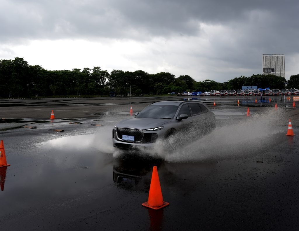 Digeber Habis-habisan, LEPAS L8 Unjuk Kemampuan Sigap Berikan Rasa Berkendara yang Elegan Drive Your Elegance 1 1