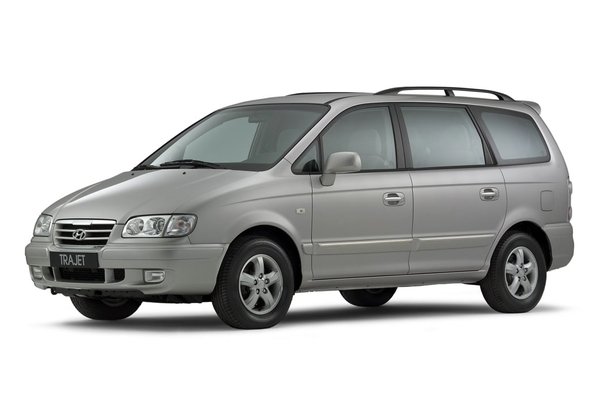 50 Juta Dapat Mobil Apa? 16 Pilihan Terbaik yang Layak Pakai Hyundai Trajet 50 jutaan - Moladin