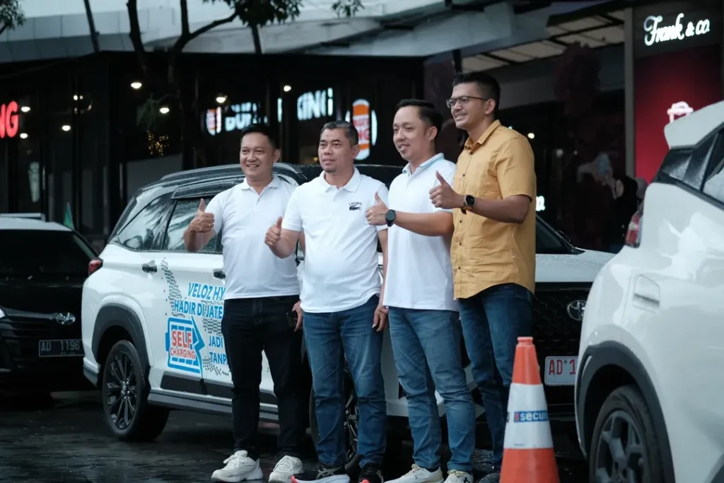 Nasmoco perkenalkan New Veloz Hybrid di Solo
