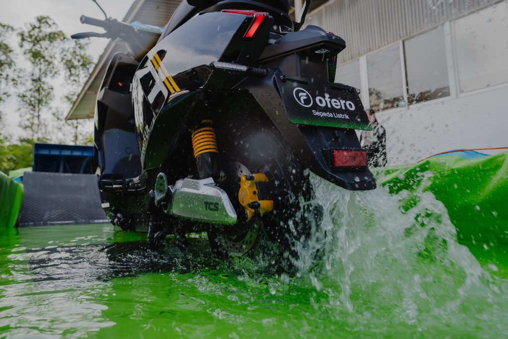 Ofero Stareer 5 Lit Waterproof Demo 2