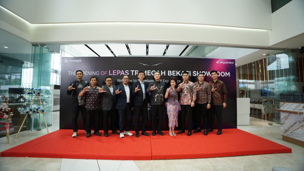 Showroom LEPAS Trimegah Bekasi Resmi Beroperasi, Ada SPKLU Fast Charging dan Perbaikan Body & Paint Opening Ceremony Showroom LEPAS Trimegah Bekasi