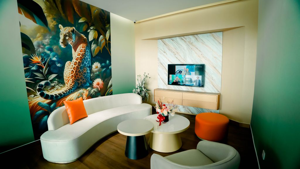 Showroom LEPAS Trimegah Bekasi Resmi Beroperasi, Ada SPKLU Fast Charging dan Perbaikan Body & Paint Waiting Room 2