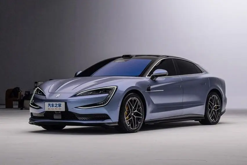 Yangwang U7 EV 2026: Sedan Listrik Mewah dengan Jarak Tempuh hingga 1.006 Km yangwang U7 EV