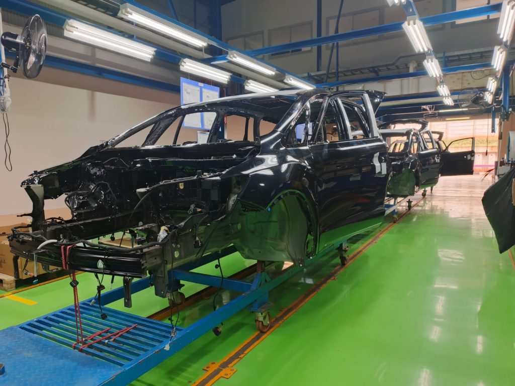 Lihat Langsung Perakitan Aletra L8 EV di Purwakarta, Begini Cara Mereka Genjot TKDN! aletra 1