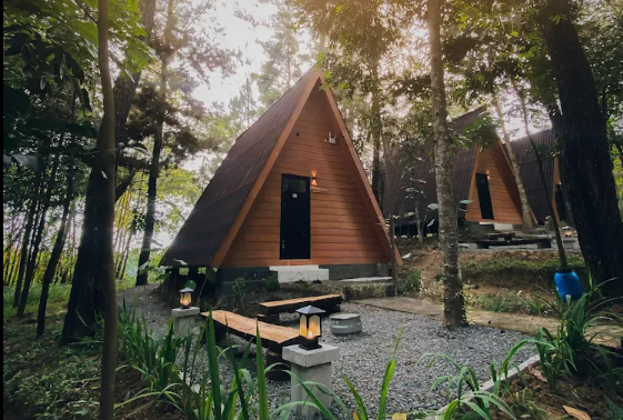 glamping di Sentul Pineus Wetan Resort - Moladin