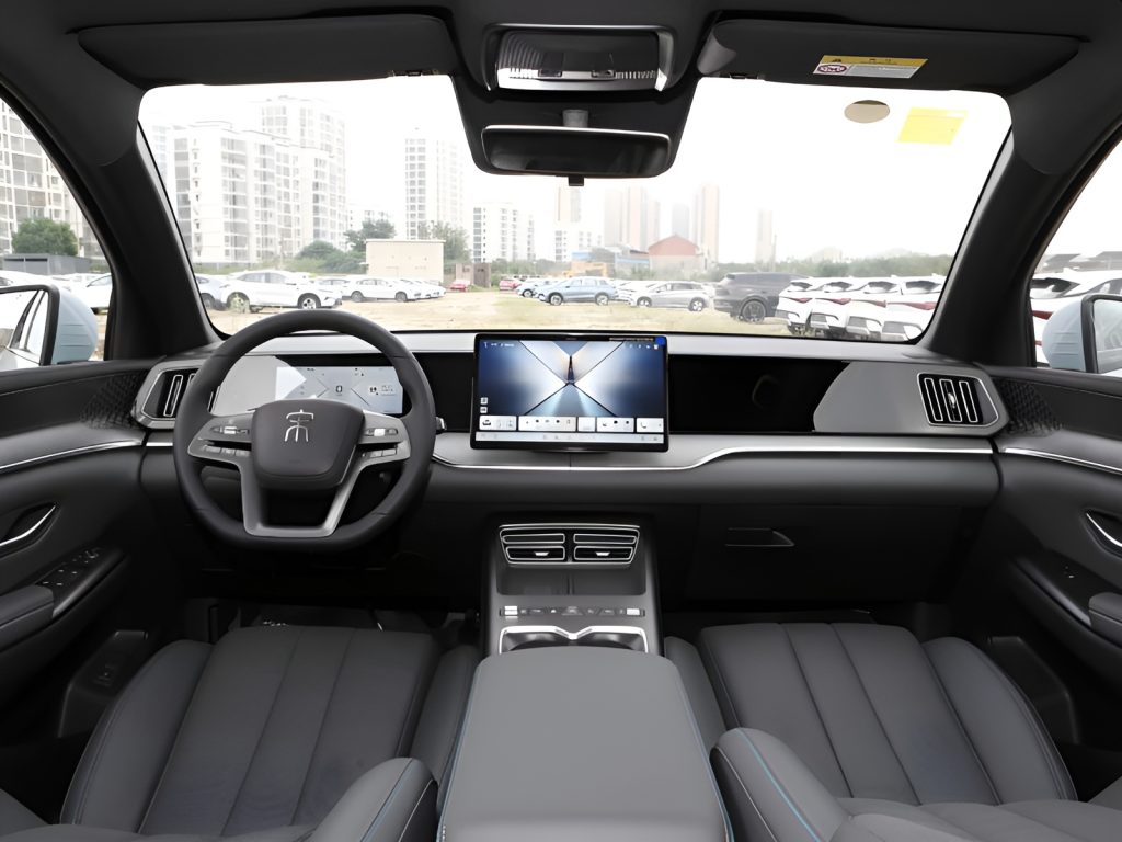 BYD Song Pro 2026 Rilis di China, Jarak Tempuhnya 200 Km! interior BYD Song Pro 2026 - Moladin