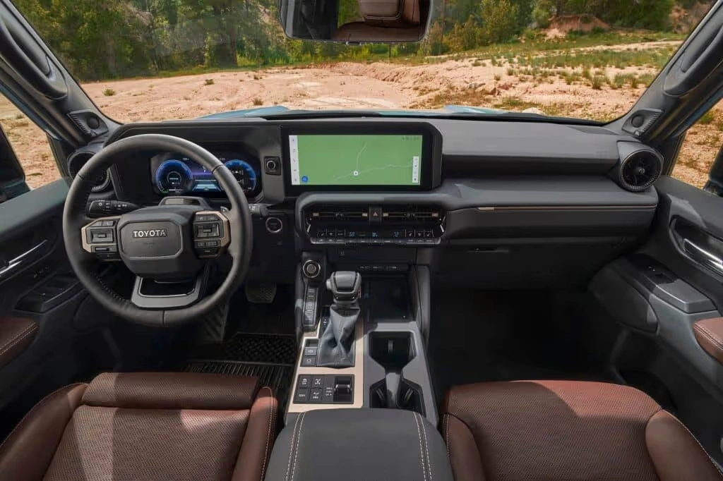 interior Toyota Land Cruiser - Moladin