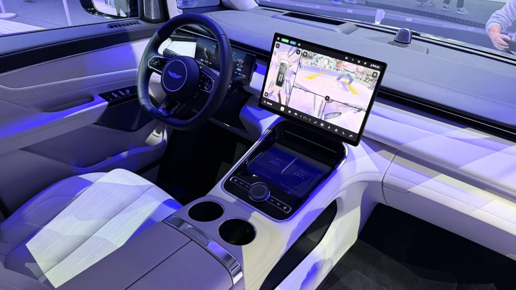 kabin Geely Galaxy V900 - Moladin