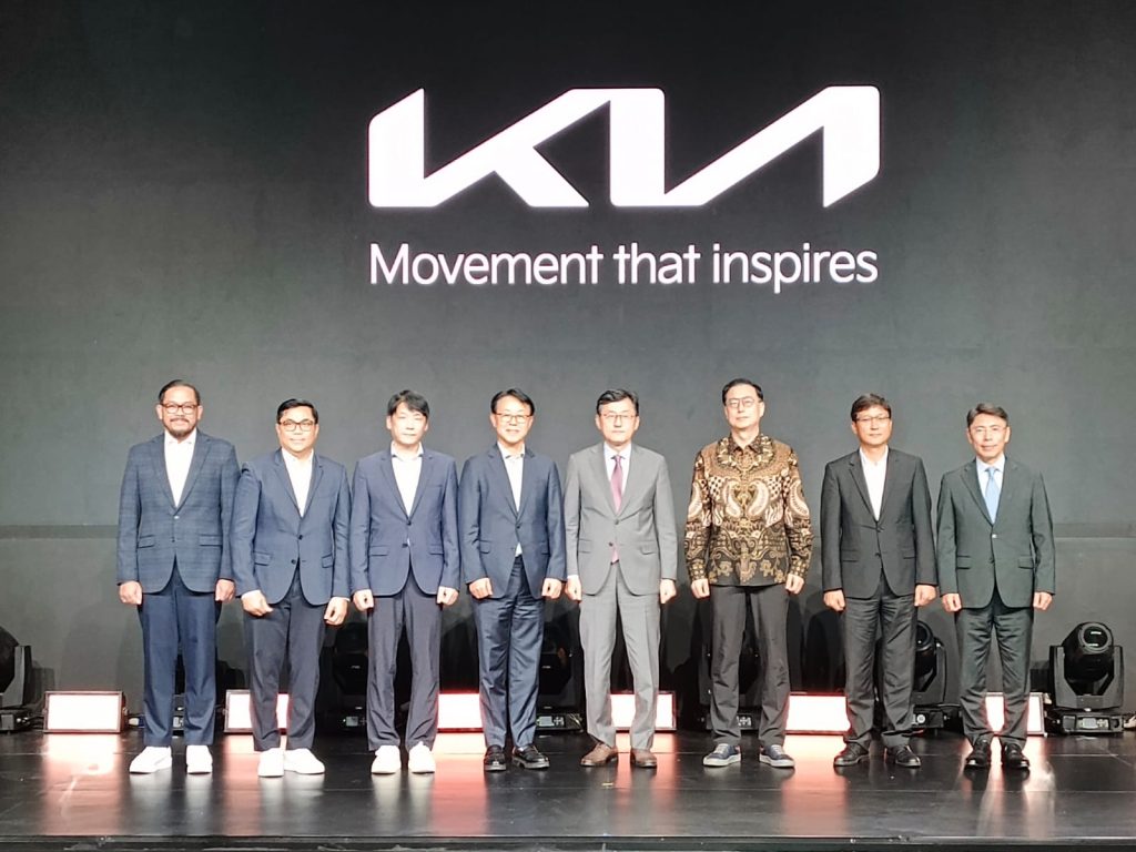 kia carens facelift 8