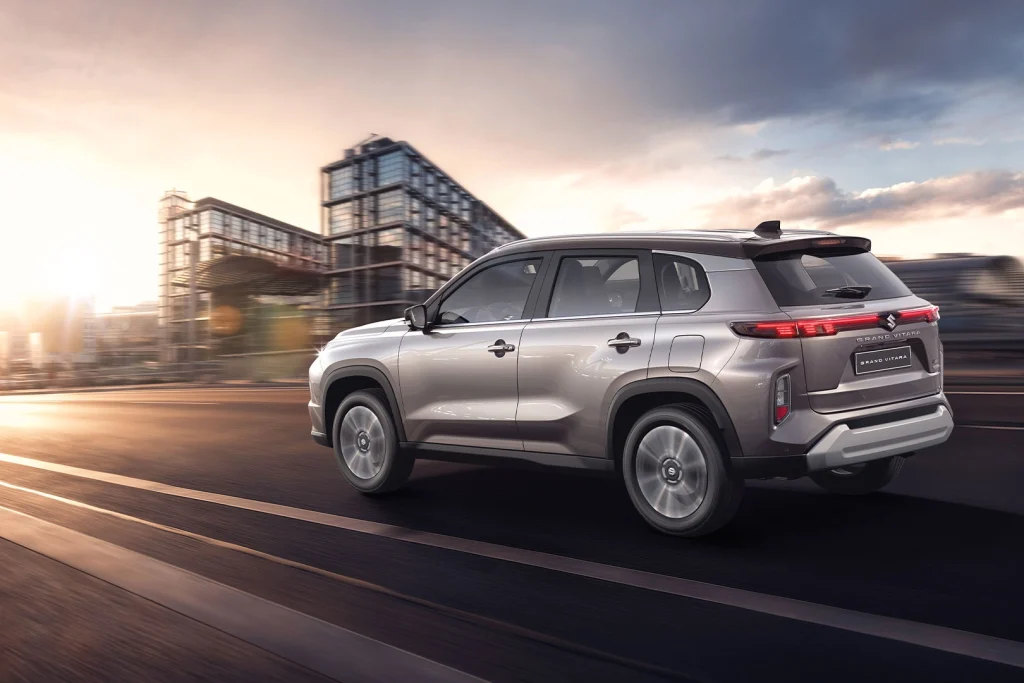 Konsumsi BBM Grand Vitara Hybrid vs 2.0: Mana Lebih Hemat? konsumsi BBM Grand Vitara dalam kota - Moladin