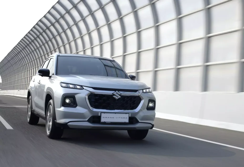 Konsumsi BBM Grand Vitara Hybrid vs 2.0: Mana Lebih Hemat? konsumsi BBM Grand Vitara di luar kota - Moladin