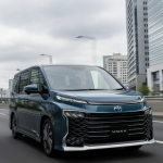 Konsumsi BBM Toyota Voxy 12 Km/Liter, Layak untuk Harian? - Tuwaga