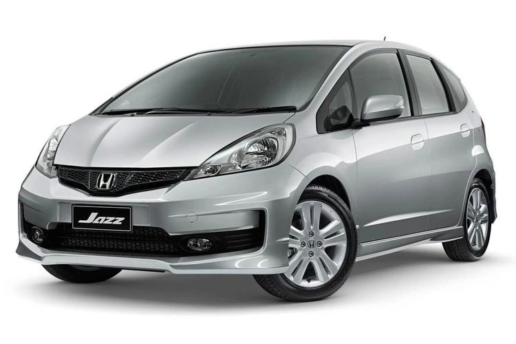 mobil bekas 100 jutaan - Moladin