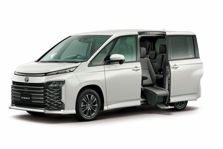 spesifikasi toyota voxy - Moladin