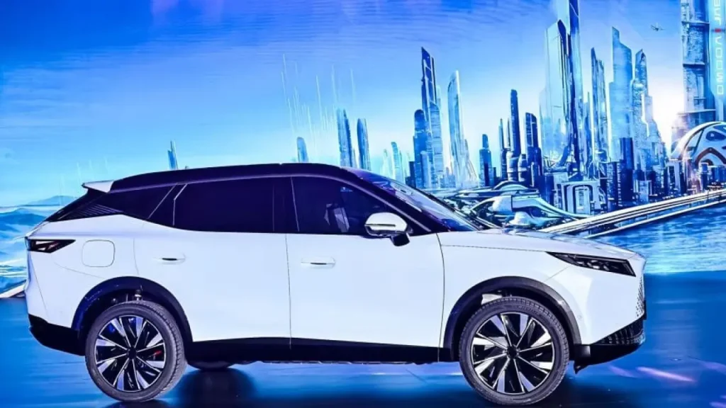 Chery C5 CSH Hadir di IIMS 2026, Lebih Premium dari Tiggo Cross CSH tampilan chery c5 csh - Moladin