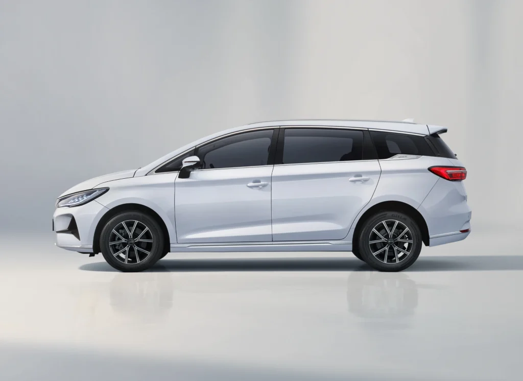 mobil listrik 7 seater terbaik 2026