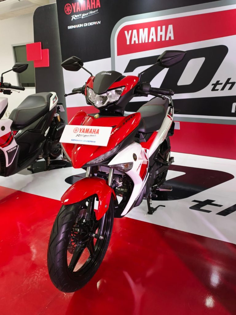 Ada Bebek Juga, Berikut 4 Model Yamaha Anniversary 70 Tahun Beserta Harganya! yamaha 70 anniversary 6