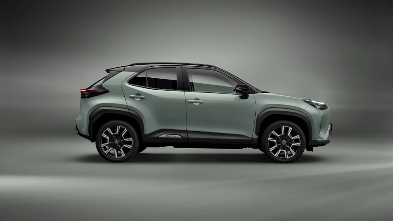 Spesifikasi Yaris Cross Hybrid 2026 Lengkap Harga & Fitur yaris cross hybrid - Moladin