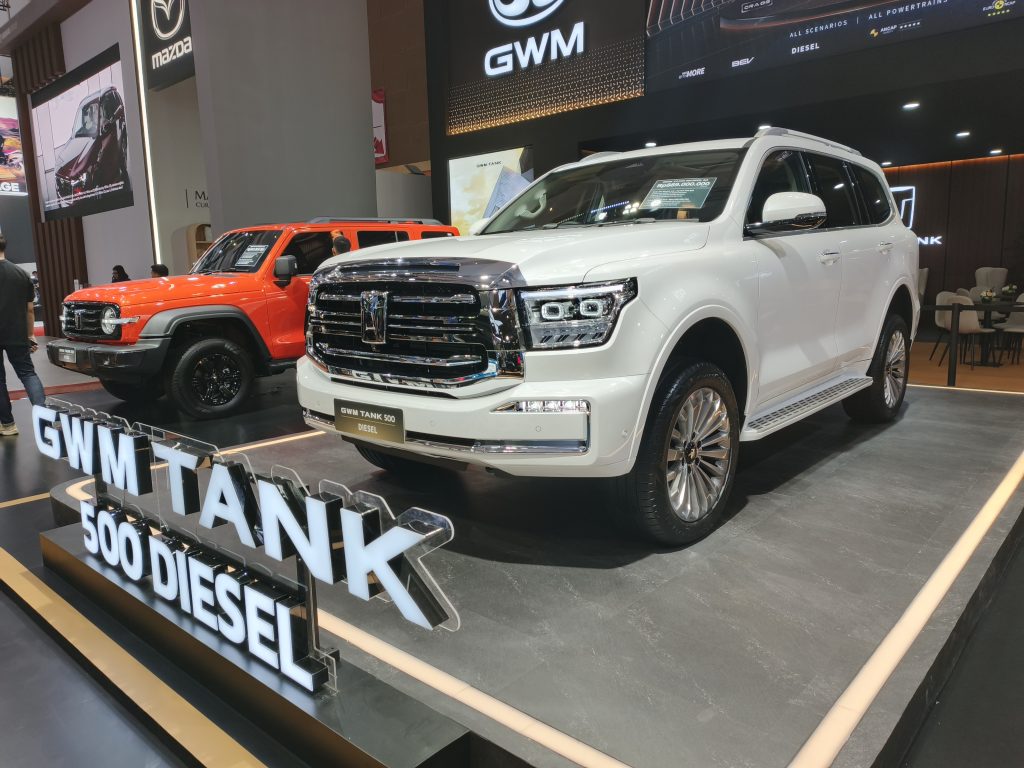 6 Perbedaan GWM Tank 500 Diesel dan Tank 500 HEV