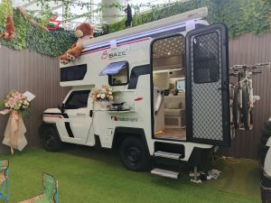 Baze Pamer Toyota Rangga Motorhome versi Knock-down dan Dua HiAce Premio Kabin Mewah