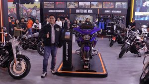 Spesifikasi Harley-Davidson CVO Street Glide Blue Streak