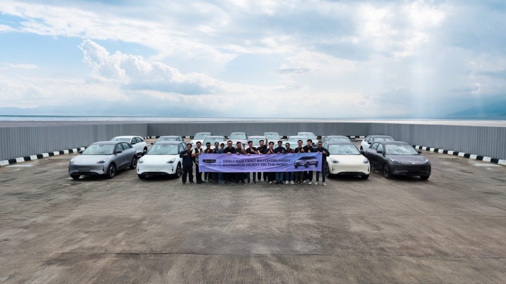 Geely Distribusikan 1.000 Unit Geely EX2 ke Diler Resmi Foto 1. Geely Distribusikan 1.000 Unit Geely EX2 ke Diler Resmi Percepat Pengiriman ke Konsumen