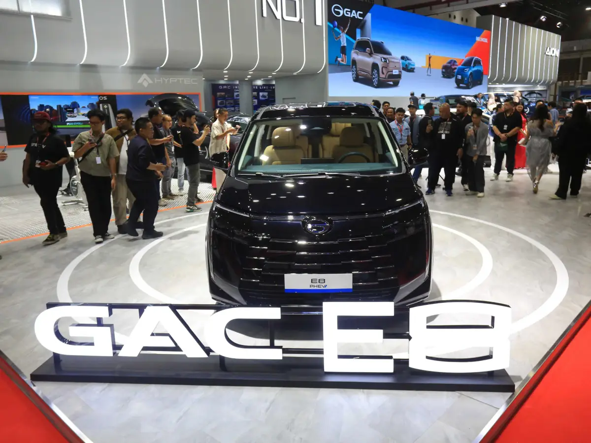 GAC E8 Hadir di IIMS 2026, MPV Hybrid untuk Keluarga