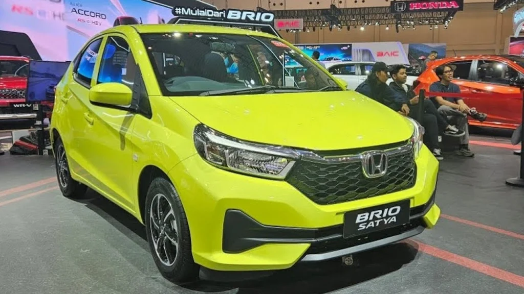 Selisih Rp15 Juta, Ini Perbedaan Honda Brio E CVT dan Special Edition Honda Brio Special Edition IIMS 2026 - Moladin
