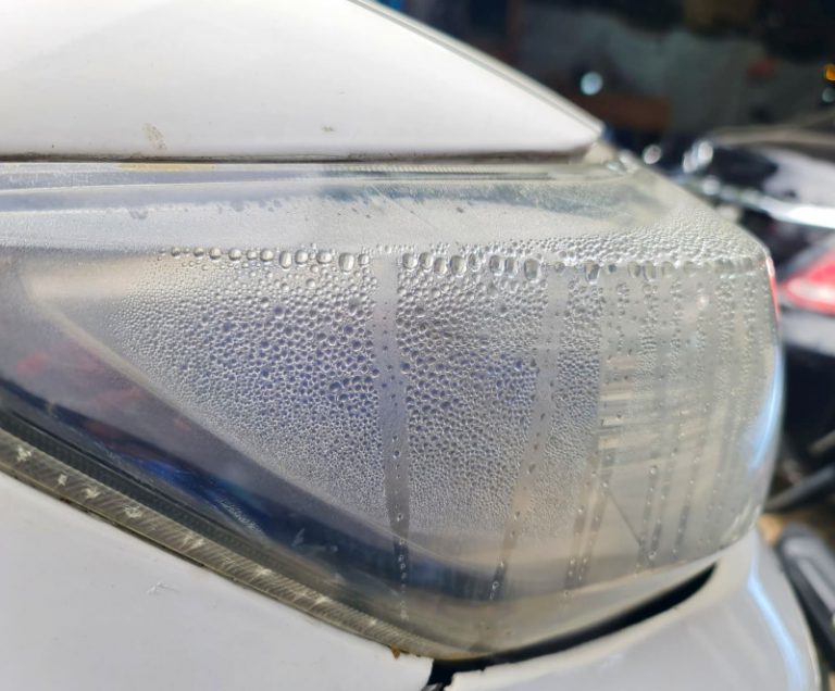 Jangan Biarkan Lampu Mobil Berembun di Musim Hujan 6.jpg