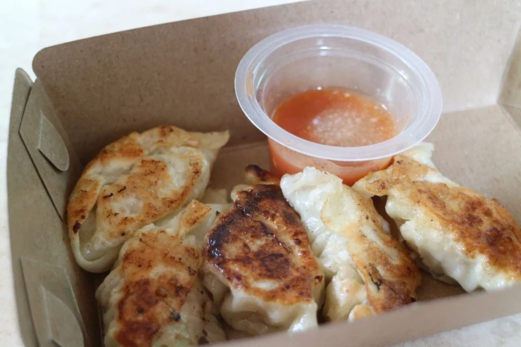 12 Kuliner Glodok Viral 2026 dan Halal, Wajib Masuk Wishlist! Kuotie Shantung Ling kuliner Glodok - Moladin