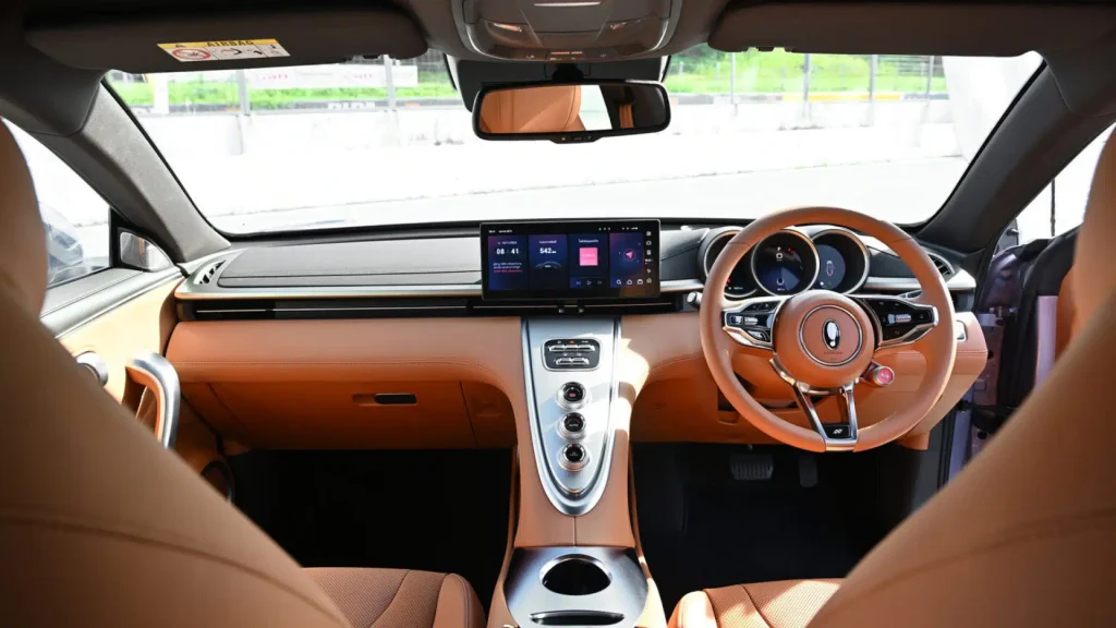 GWM Ora 07 Jadi Mobil Patroli Polisi, Tembus 640 Km Sekali Cas! interior GWM Ora 07 - Moladin