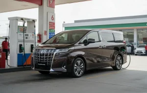 Konsumsi BBM Toyota Alphard: Cocok untuk Harian atau Terlalu Boros?