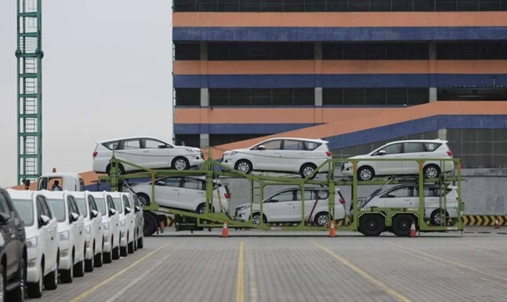 penjualan mobil januari - Moladin