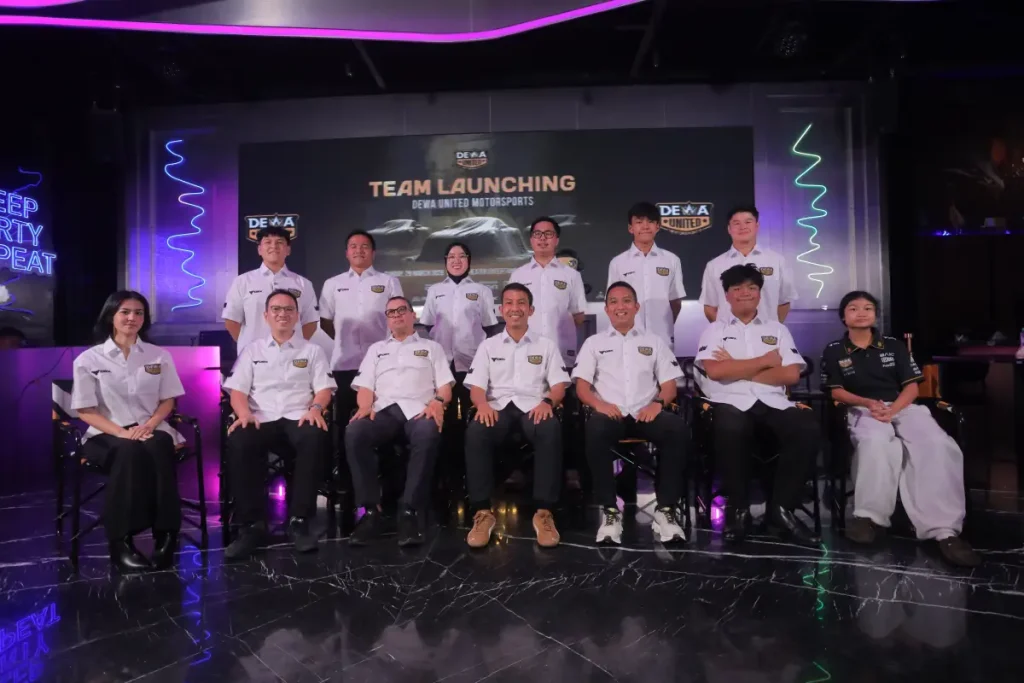 Cover Dewa united Line up