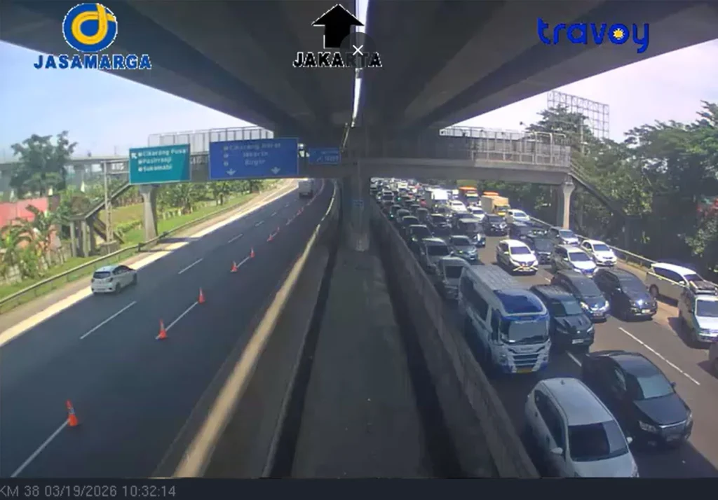 LIVE Macet Tol Cikampek Hari Ini KM 39 Padat, Akses MBZ Buka Tutup