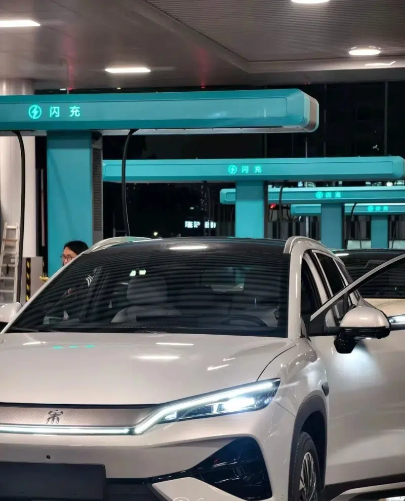 BYD Uji Stasiun Flash Charge 1.500 kW di China, Hampir 3x Lebih Kuat Dari Supercharger Tesla BYD Uji Stasiun Flash Charge 1.500 kW di China - Shenzen