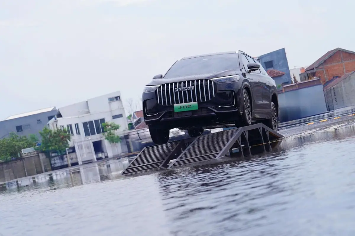 Perbedaan Mobil Hybrid dan Plug-in Hybrid: Ketahui Sebelum Membeli!