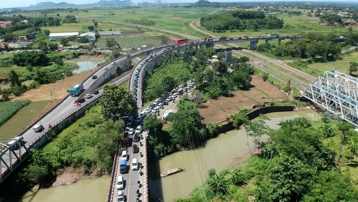 Cek Jalur Alternatif Mudik ke Jawa Timur, Hindari Jalur Pantura! jalur tengah jawa - Moladin