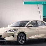 BYD Luncurkan Linghui e7, Sedan Listrik Ride-Hailing Ini Punya Flash Charging - Tuwaga