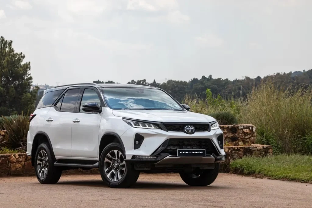 Pajak Toyota Fortuner 2.4 L 2026 - Moladin