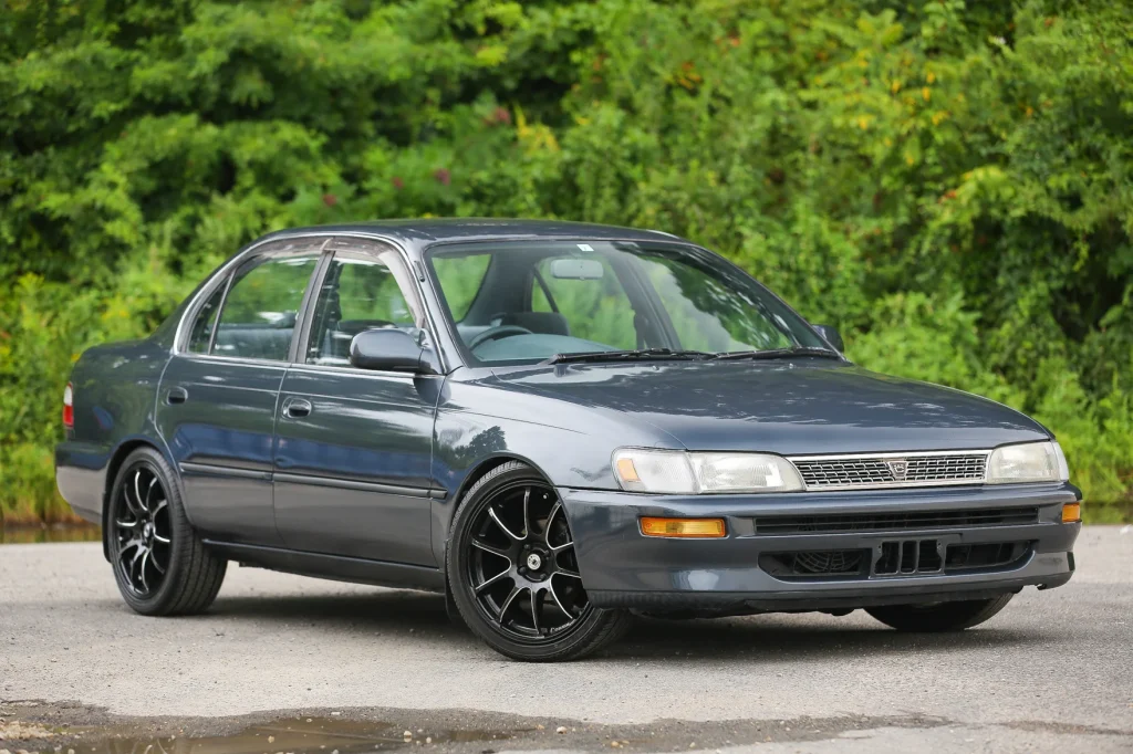 Toyota Corolla 1994 sedan bekas mesin badak - Moladin