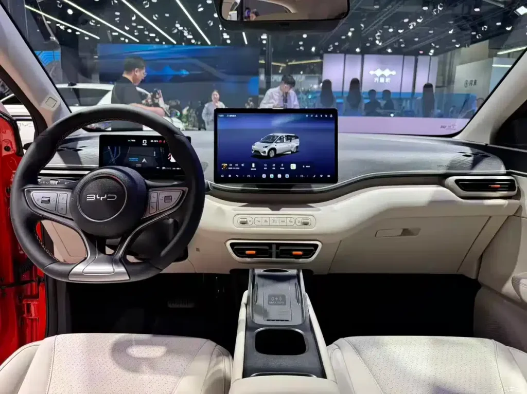 interior BYD Atto 1 facelift 2026 - Moladin