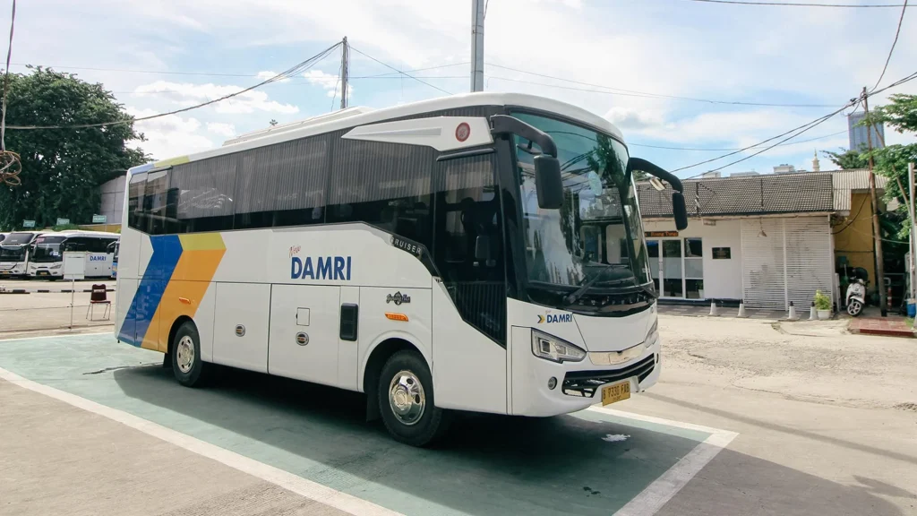 Cek Jadwal DAMRI Bandara Soekarno-Hatta Hari Ini, Selasa 14 April 2026 jadwal DAMRI bandara - Moladin