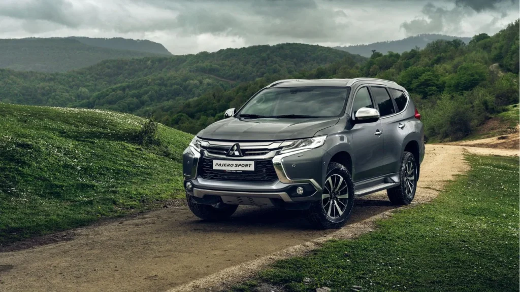 Daftar Harga Mobil Bekas Pajero 2019, SUV Diesel Terlaris di Kelasnya! kelebihan dan kekurangan Pajero 2019 - Moladin